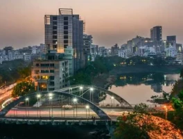 Dhaka: Air Quality vs. Onion Prices